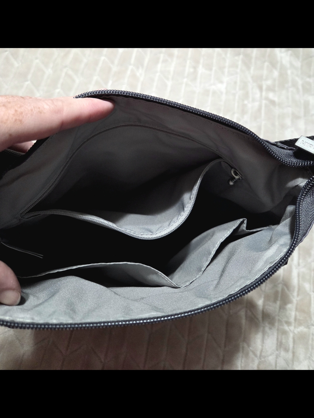 Baggallini Gray Camo Crossbody Bag - Picture 4 of 7